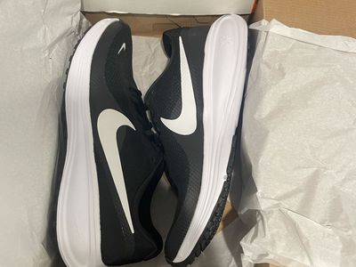 Nike Running Shoes Men size 11.5