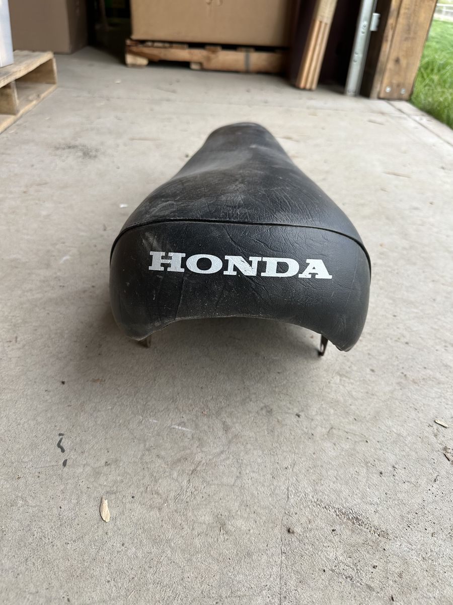 Honda vintage Seat