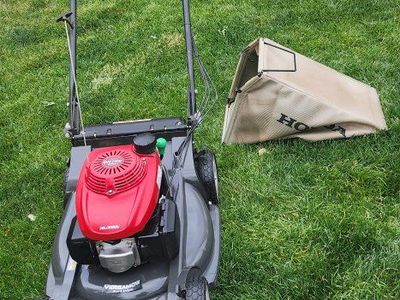 Honda HRX2173HYA 21" Nexite Deck Self-Propelled Gas Mower w/ Bagging & Mulching