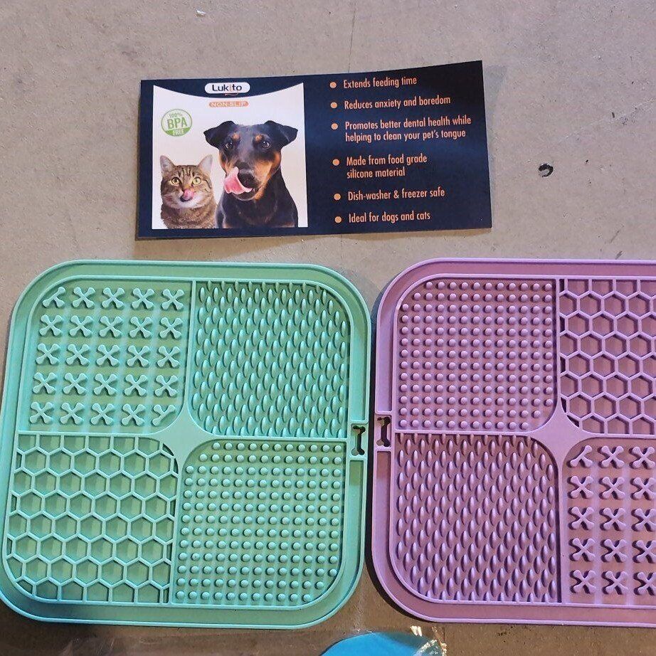 Pet licking mats set