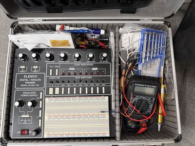 Elenco Digital / Analog Trainer Modem XK-550 /700