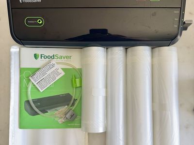 Foodsaver FM 2000 Vacuum Sealer Machine With Bags