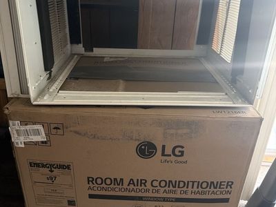 LG LW1216ER 12,000 BTU Window Air Conditioner - 550 sq ft Coverage, Remote Control for sale in north ogden utah