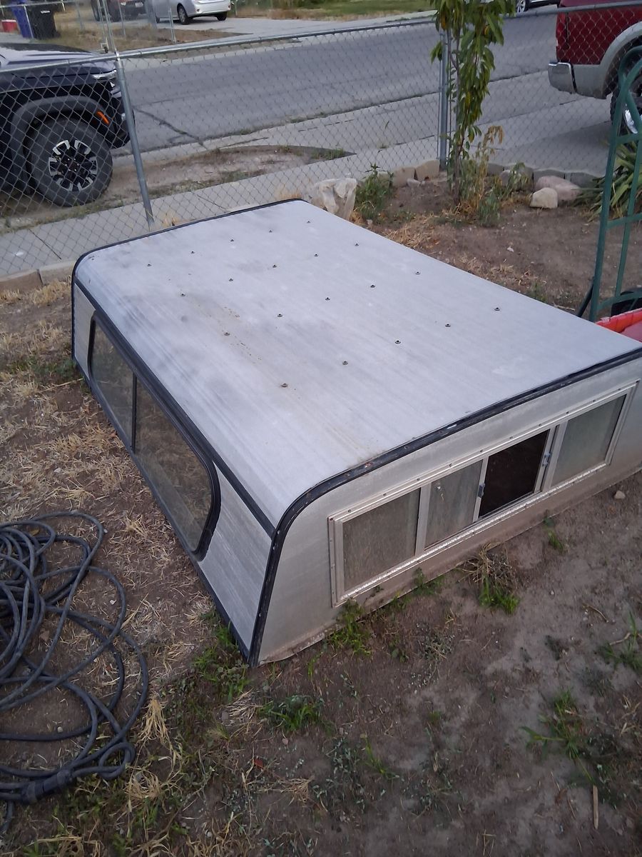 Camper shell