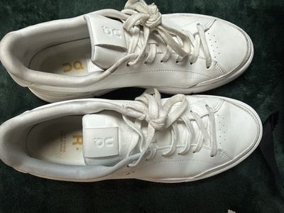 On Running The Roger Centre Court White Sneakers Mens Size 9.5