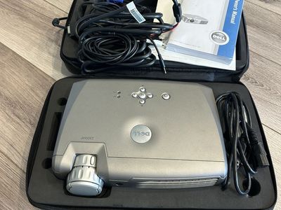Dell 2300MP DLP Projector complete with Case, Cables & Owner's Manual - Great Condition!