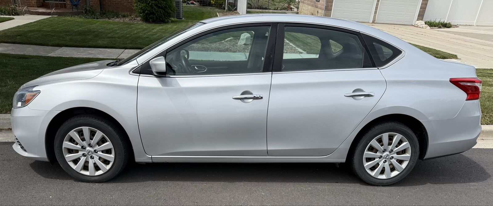 2017 NISSAN SENTRA SV