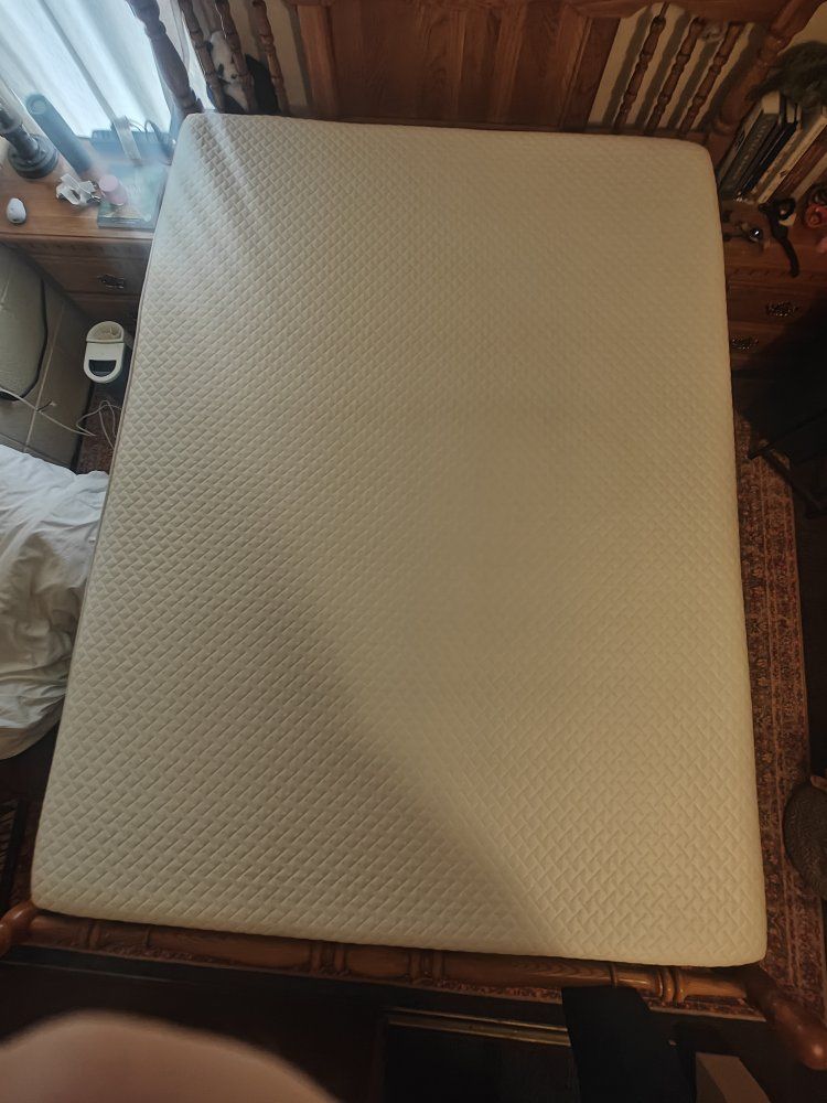 Main image 3
