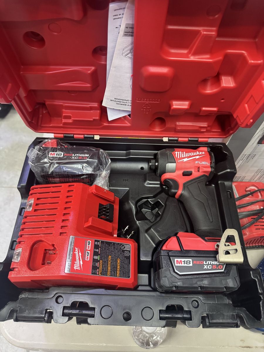 Milwaukee M18 FUEL Impact Driver Kit with (2) XC5.0 Batteries & Charger - New