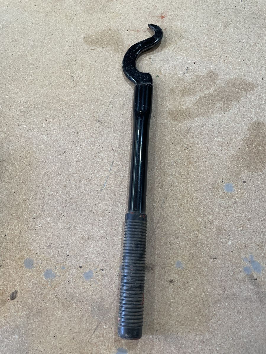Hitch helper bar