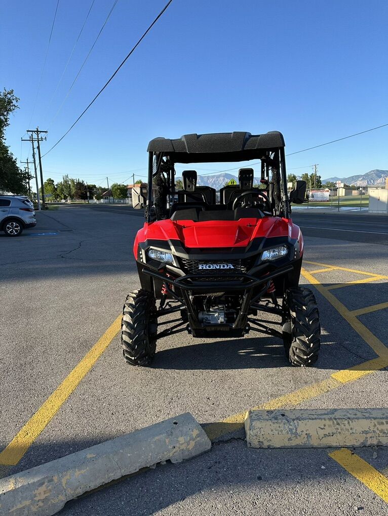 Honda Pioneer 4
