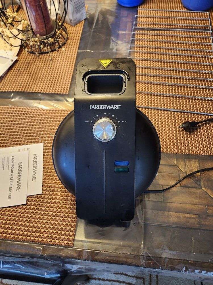Faberware Easy Pour Waffle Maker