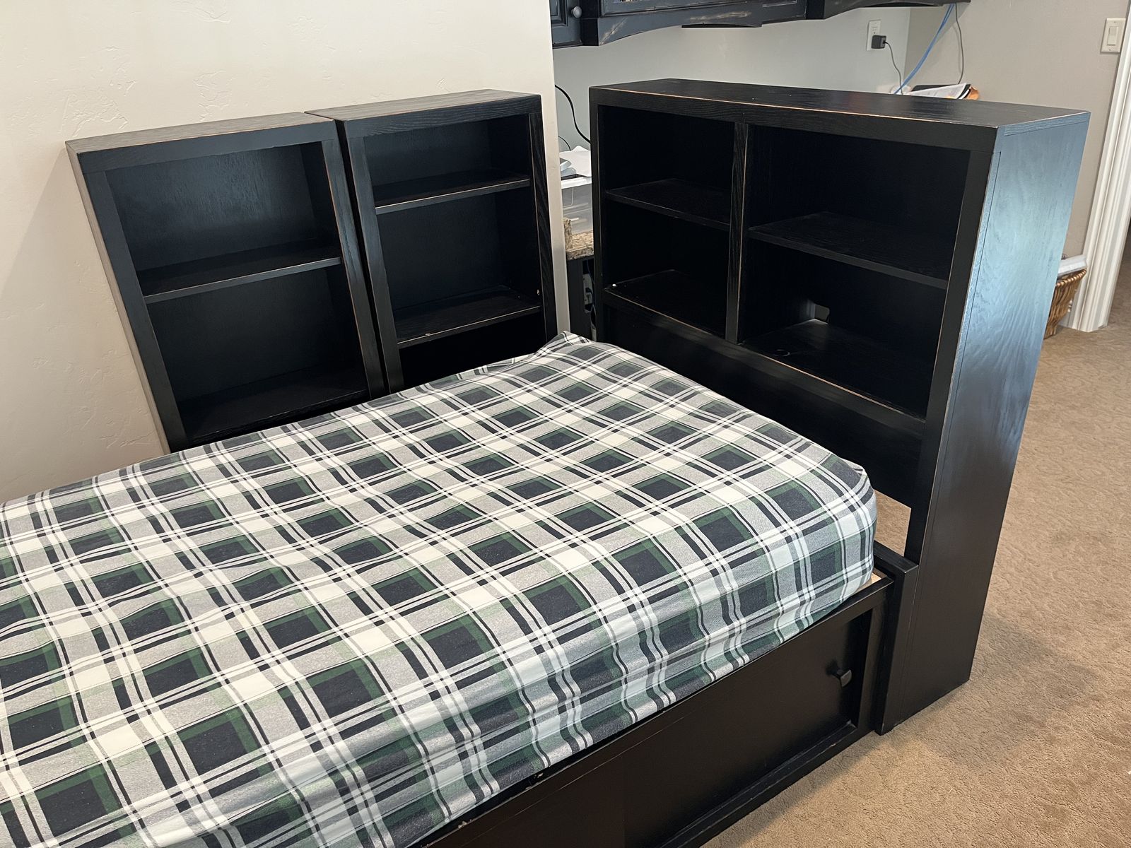 Bedframe Twin with Headboard and Storage