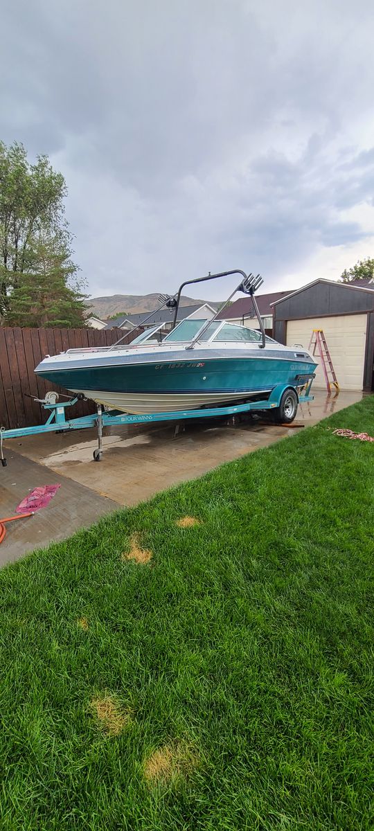 Four Winns Bowrider Powerboat with Trailer and Wakeboard Tower
