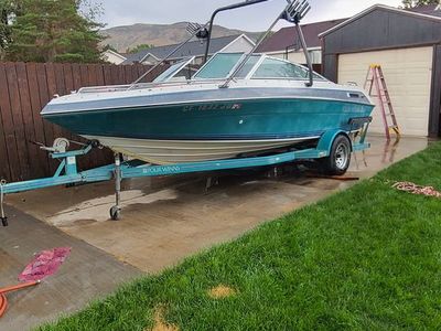 Four Winns Bowrider Powerboat with Trailer and Wakeboard Tower