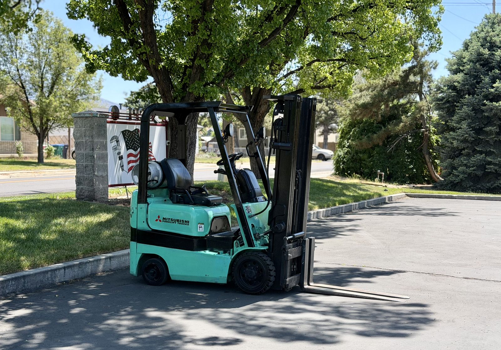 Mitsubishi Forklift 4000 LB Fork Lift