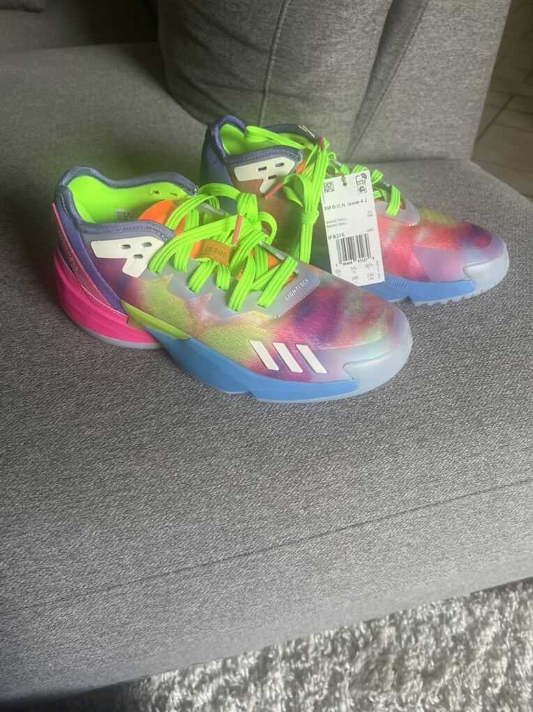 Adidas D.O.N. Issue 4 Basketball Shoes 6Y New
