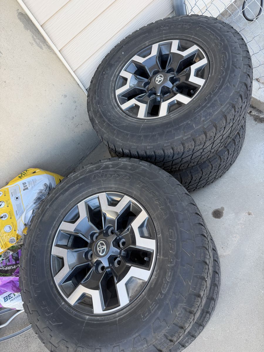 Toyota Tacoma Wheels And Tires 265/70R16