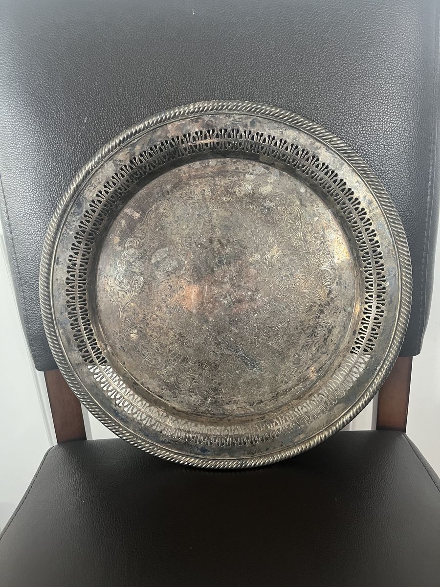 Vintage International Silver Co. 12" Round Silver Plated Tray - Pierced Rope Edge