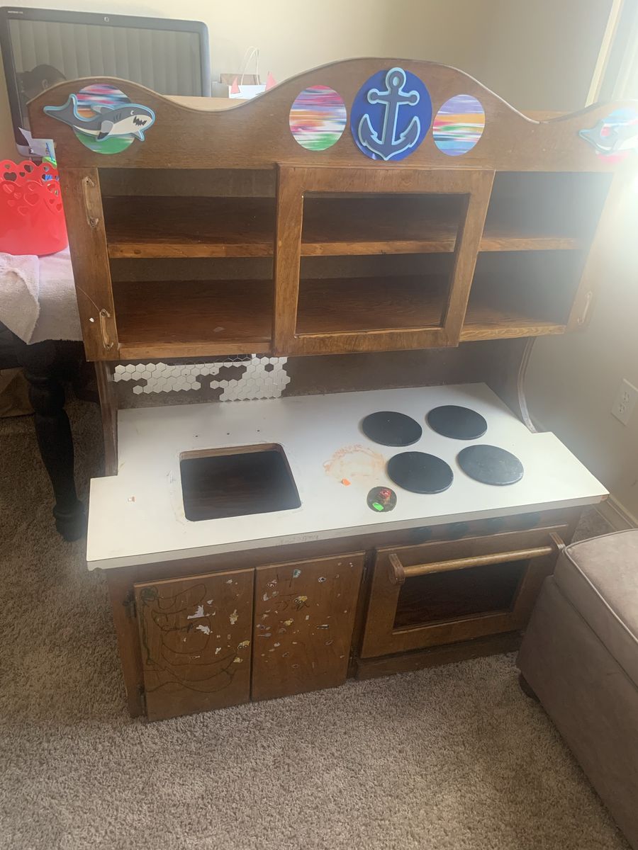 Play kitchen