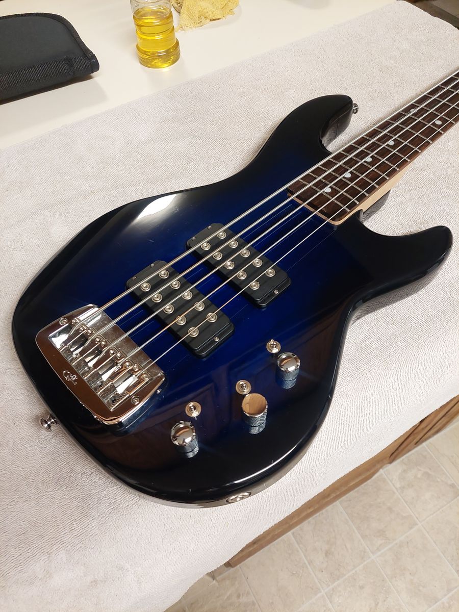 G&L L2500 5 String Bass