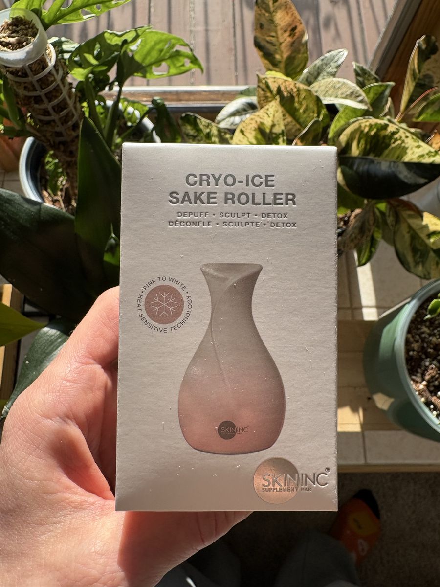 Skin Inc Cryo-Ice Sake Roller - Depuff, Sculpt, Detox for Face & Eye Area (New In Box)