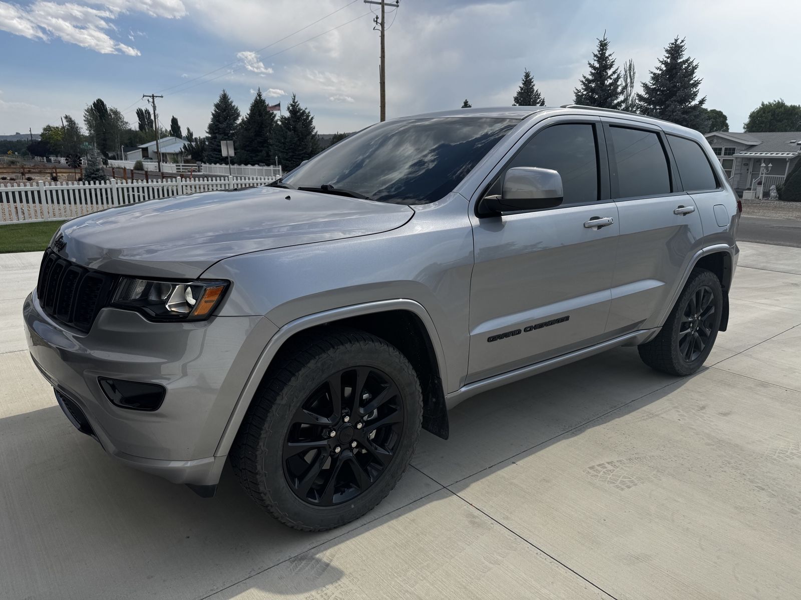 2020 Jeep Grand Cherokee Altitude