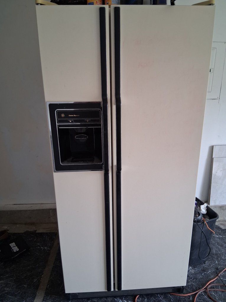GE Refrigerator