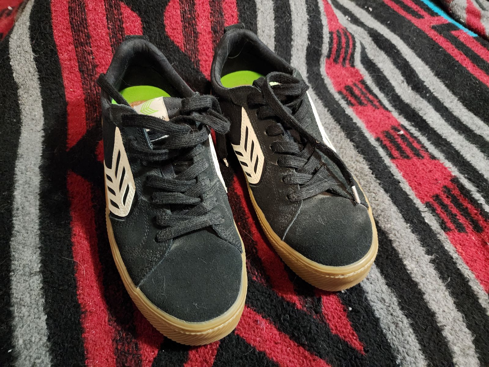 Cariuma Sneakers