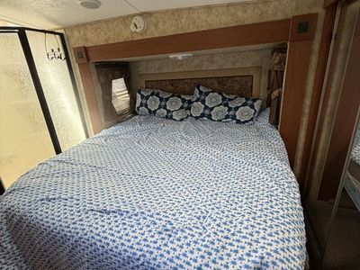 2013 Keystone Montana MR290RL Mountaineer Edition 5th Wheel RV Trailer w/ Solar & Rear Hitch
