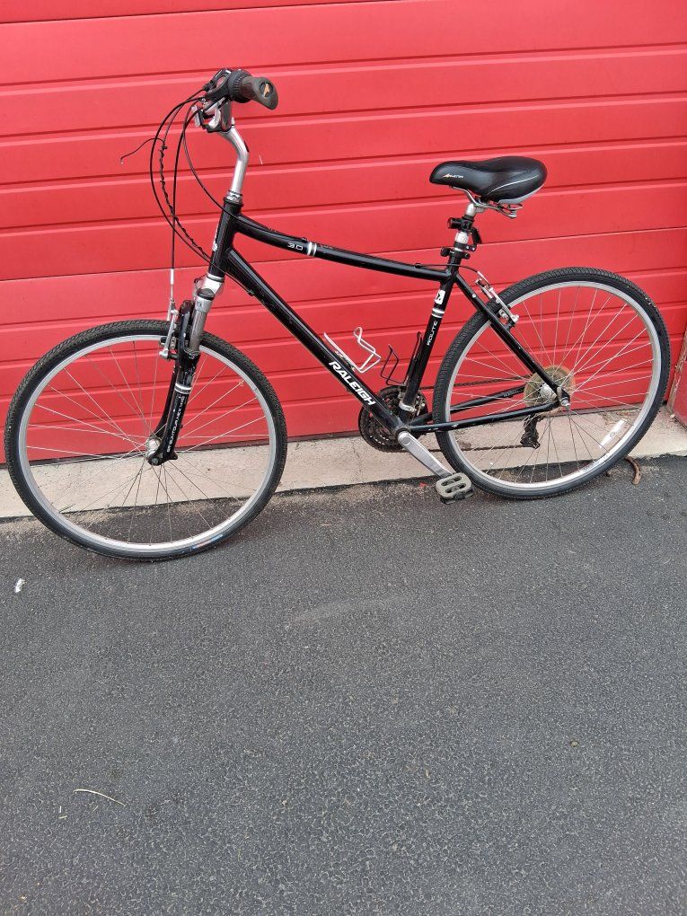 Raleigh City Bicycle large 28" Wheel Like New!