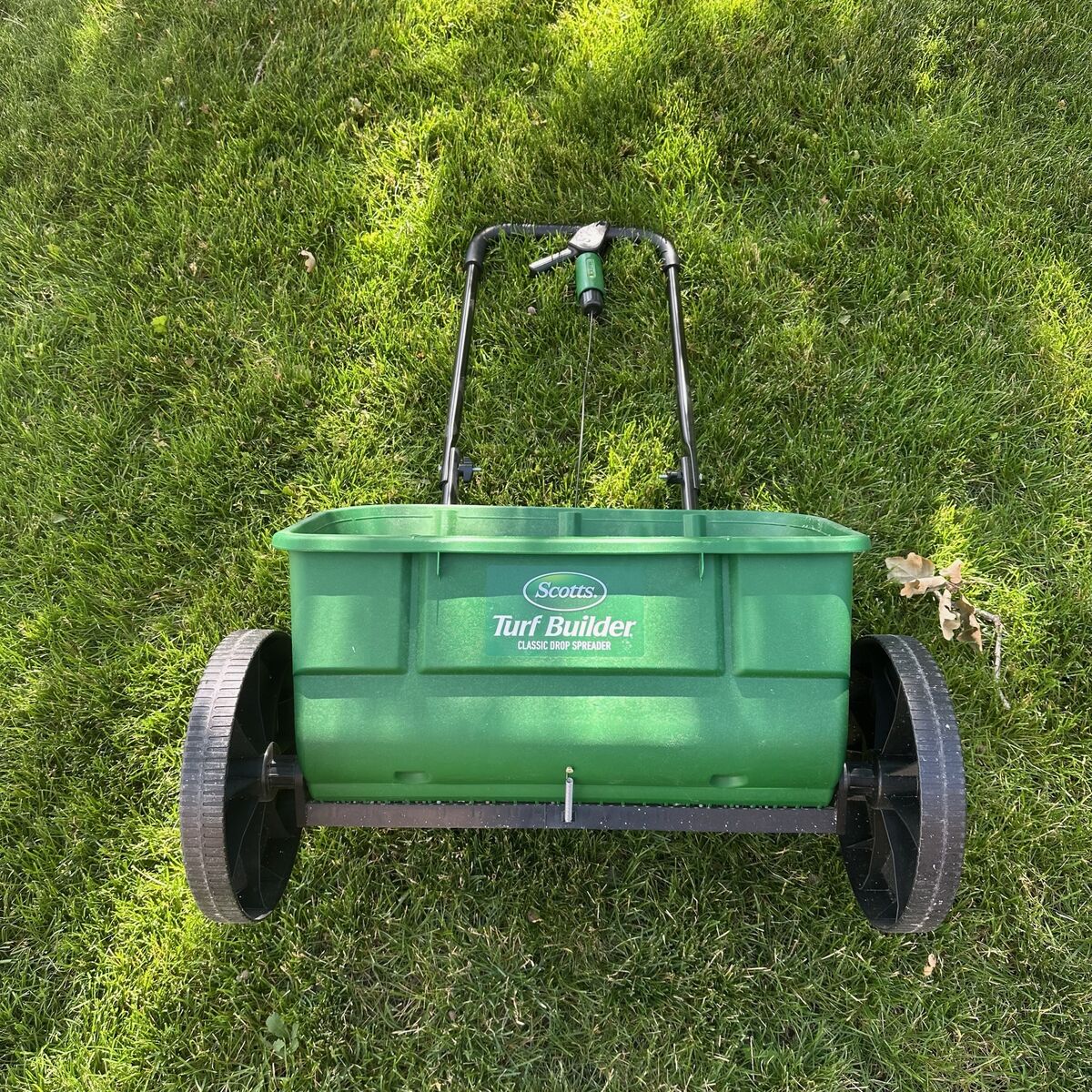 Scotts Classic Drop Spreader Turf Builder