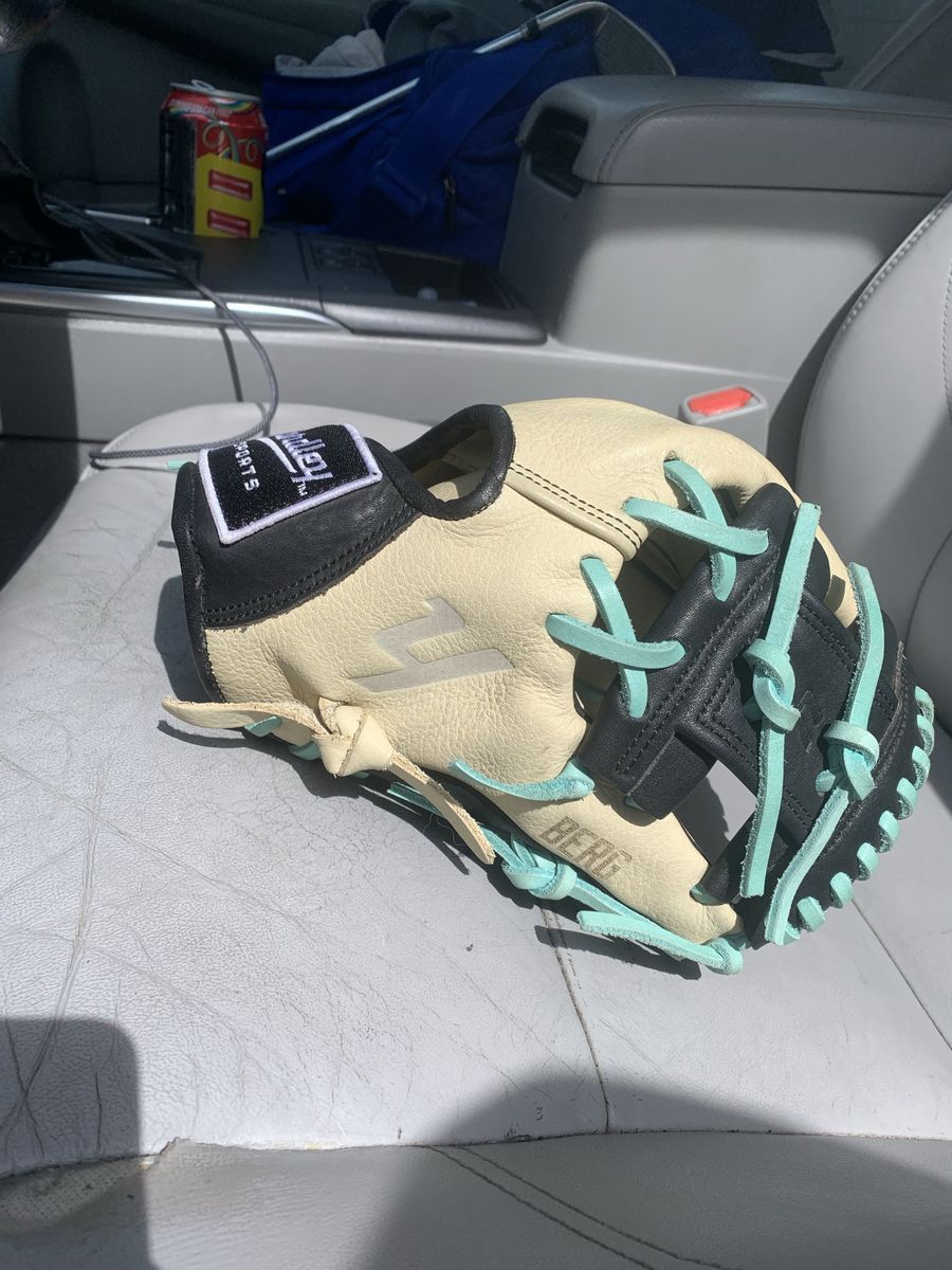 Yardley Youth Baseball Glove