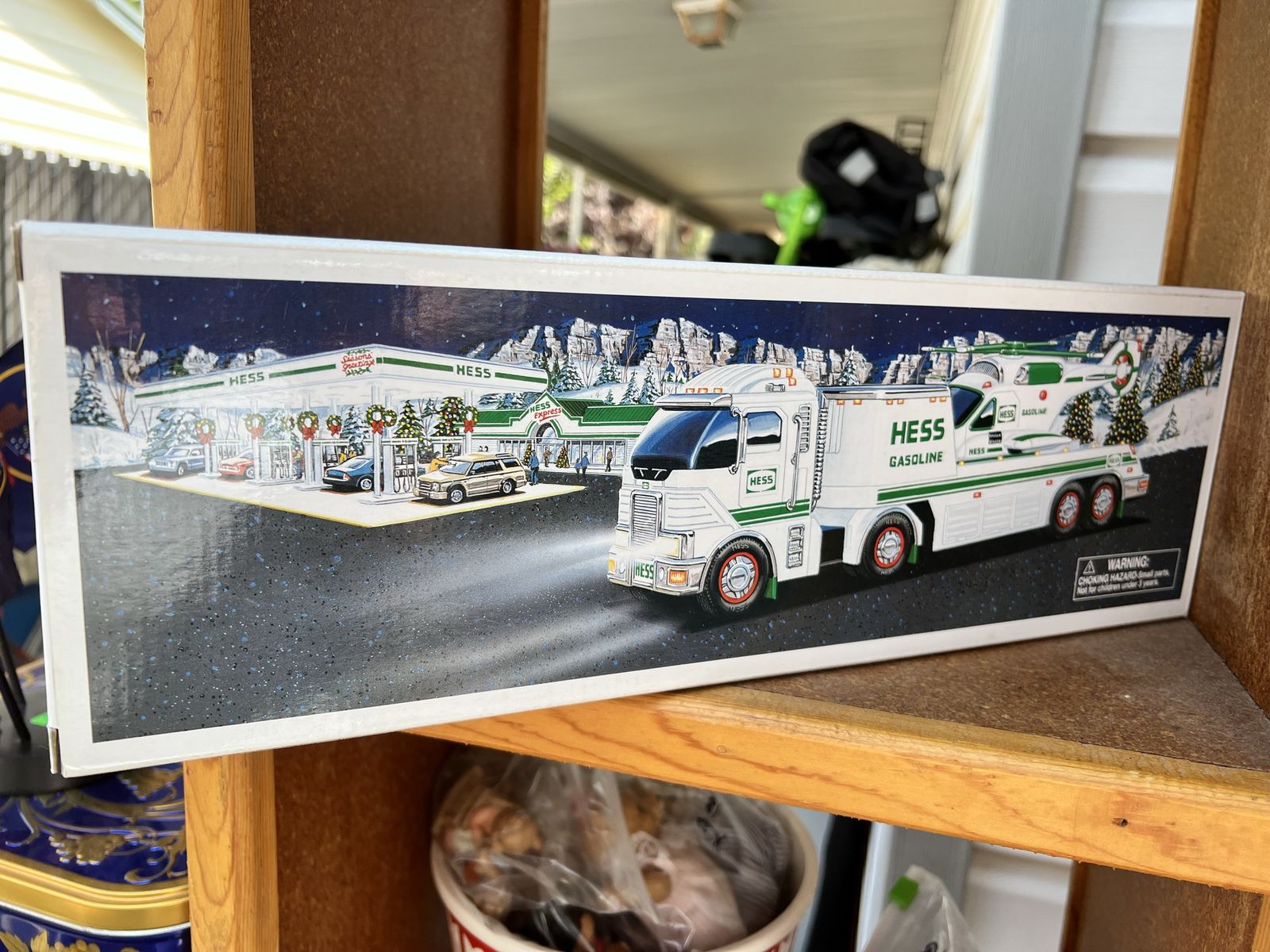 Main image 4