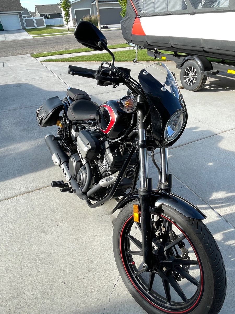 2015 Yamaha Bolt R-Spec- Like New