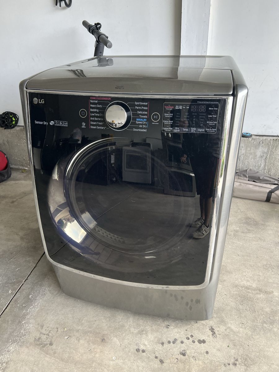 LG 7.4 cu. ft. Smart wi-fi Enabled Electric Dryer