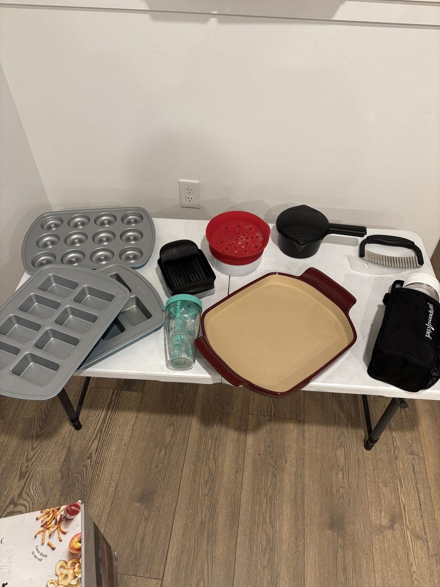 Assorted Pampered Chef products 