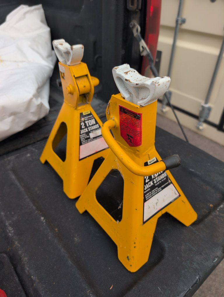 Performance Tool W41071 2-Ton Jack Stands (Pair) - 4,000lb Capacity