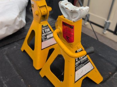 Performance Tool W41071 2-Ton Jack Stands (Pair) - 4,000lb Capacity