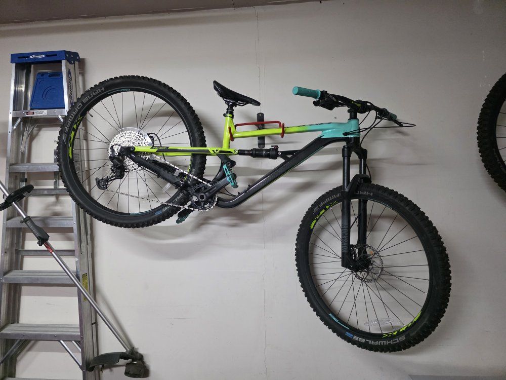 Polygon Siskiu T7 Mountain Bikes