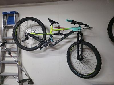 Polygon Siskiu T7 Mountain Bikes