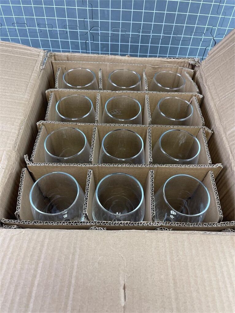 12X NEW SALUTE WINE GLASSES W/ POUR LINES