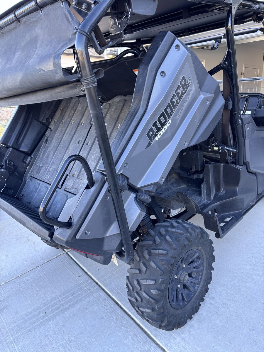 Honda Pioneer 1000-5 deluxe