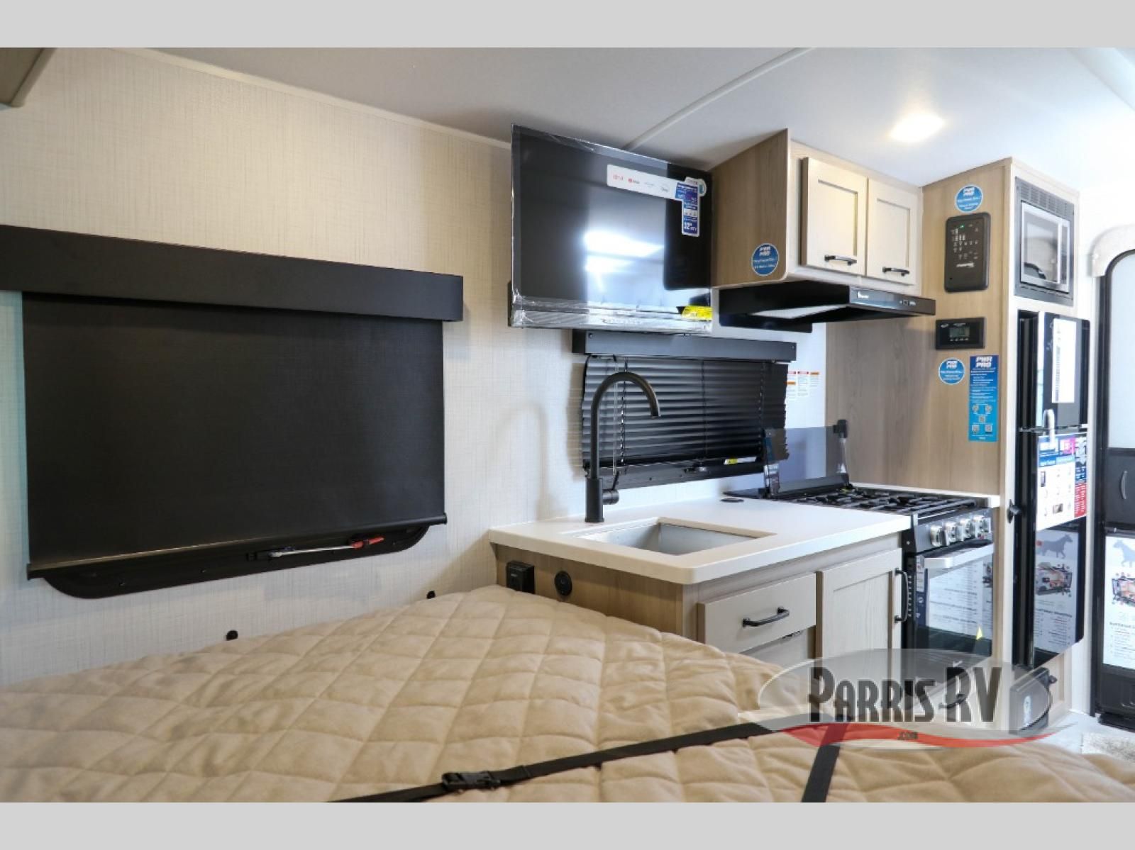 New 2025 Forest River RV Rockwood GEO Pro G15FDG | Travel Trailers ...