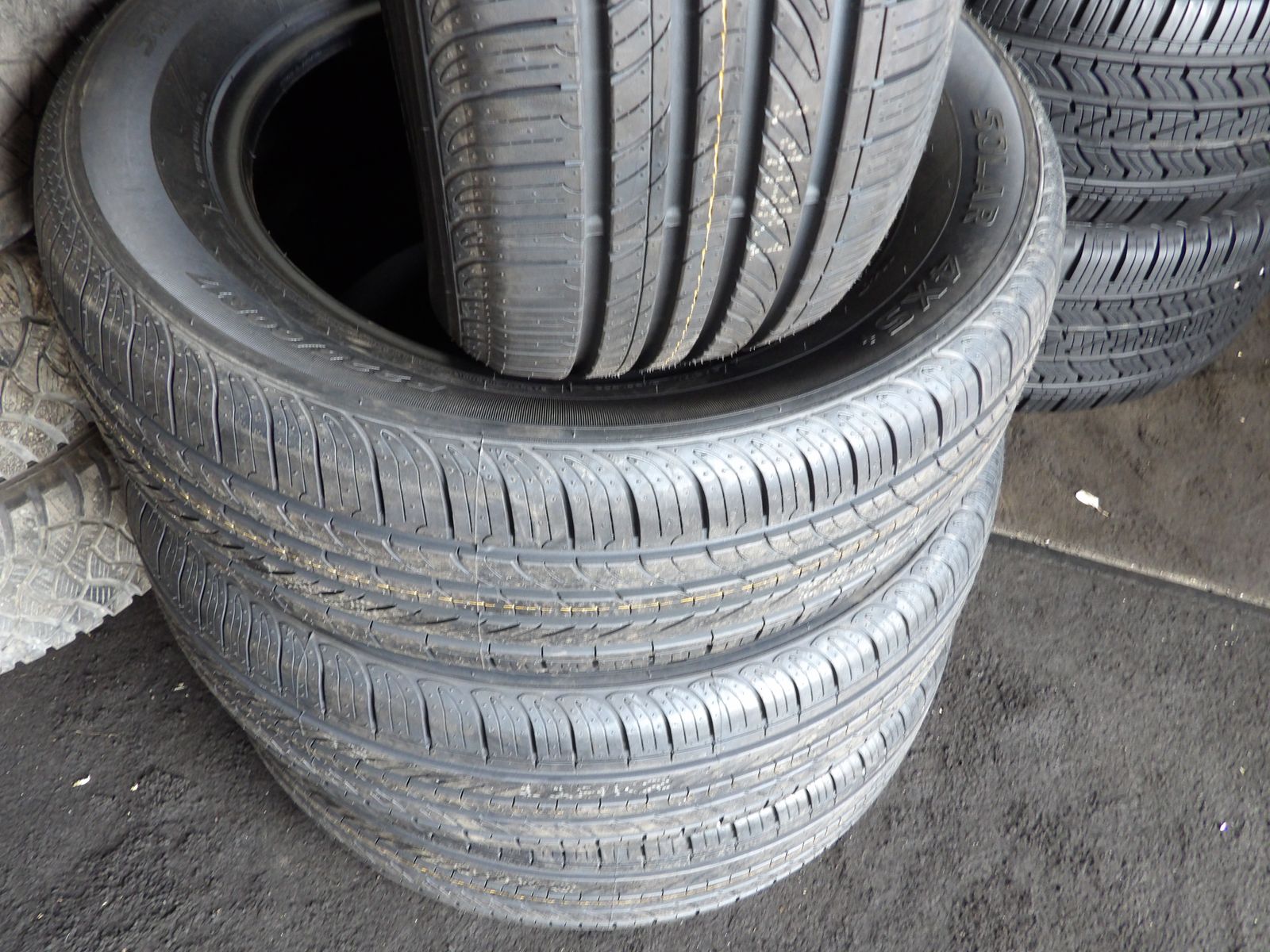 225/60R17 SOLAR 4XS SET OF NEW TIRES