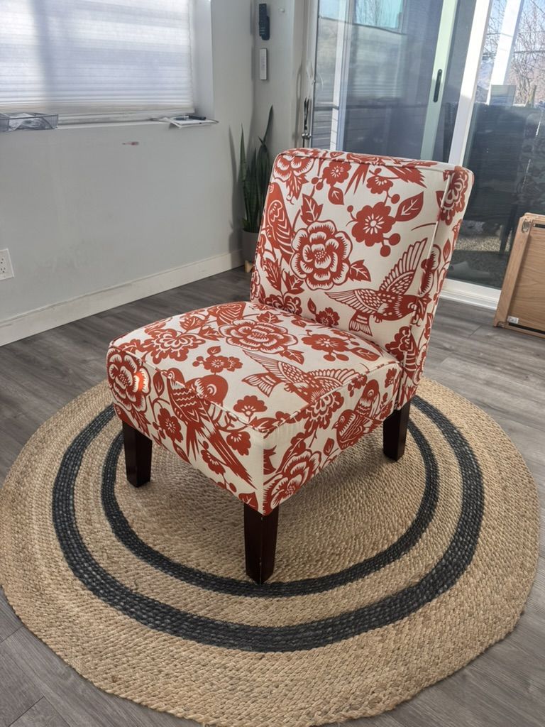Accent chair