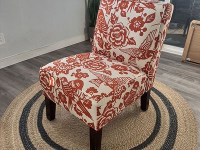 Accent chair