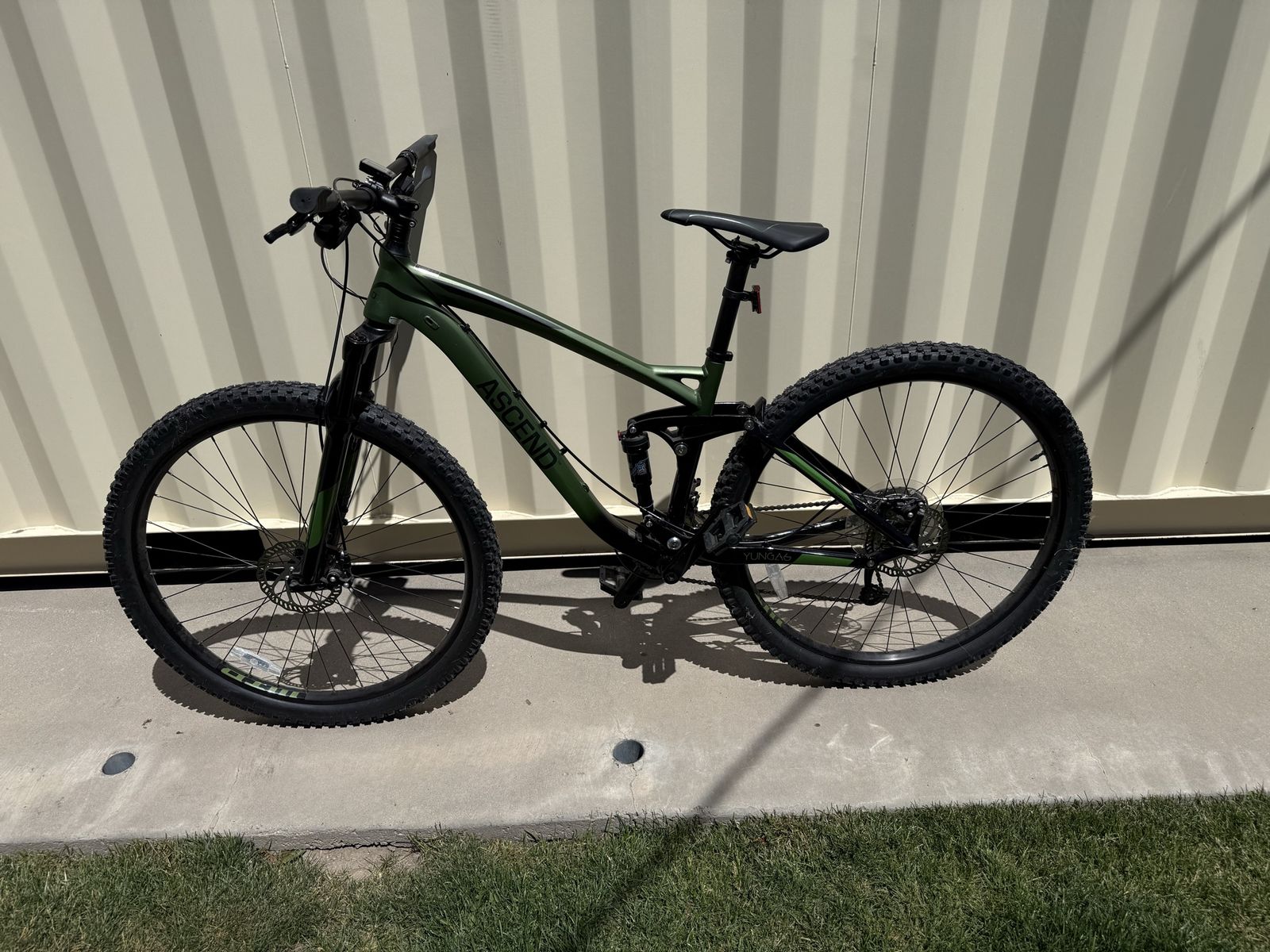 For Sale Ascend Yungas Full-Suspension Mountain Bike.