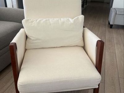 Cream Mid-Century Modern Accent Chair with Wood Frame