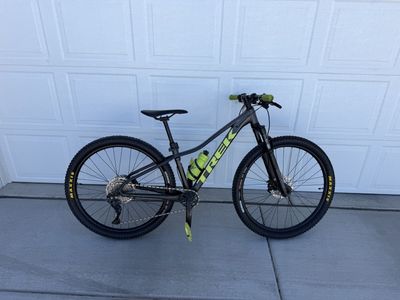 XS Trek Marlin 6 Mountain Bike with tons of upgrades!, Excellent Condition, Ready to Ride!